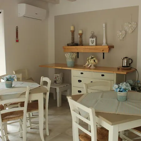 El Truciolo Bed & Breakfast *